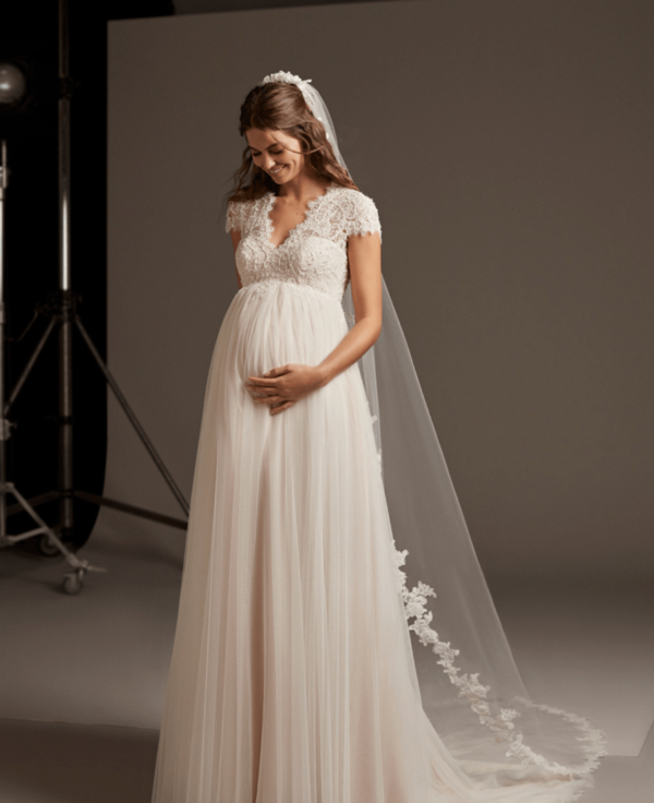 Design LUCKY STAR Marque Pronovias
