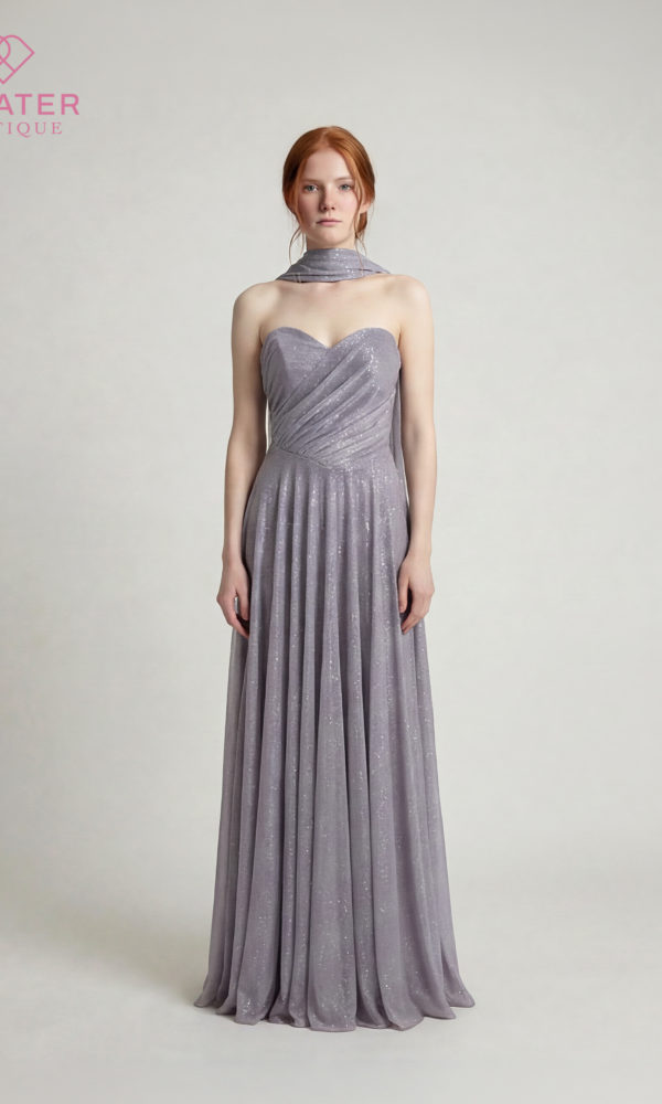 Romantique et lumineuse, la robe DD8050 charme par son tissu scintillant et sa silhouette fluide pleine d’élégance. Son bustier cœur drapé sublime le décolleté avec délicatesse, tandis que la jupe aérienne apporte un mouvement gracieux à chaque pas. Son dos lacé et son étole assortie ajoutent une touche sophistiquée idéale pour les cérémonies et soirées d’exception. ✨🌸 Disponible en : Saumon 📏 Tailles : du 36 au 42 ✨ Caractéristiques : • Bustier cœur drapé élégant • Tissu scintillant aux reflets délicats • Jupe longue fluide et légère • Dos lacé ajustable • Étole assortie incluse • Coupe féminine et raffinée À noter : nos robes étant très demandées, il se peut que certaines tailles ou couleurs ne soient plus disponibles. #robeDD8050 #robedesoiree #glitterdress #saumondress #elegancefeminine #robeceremonie #soiréeglamour #newcollection2025 #boutiquepolater #eveningdress
