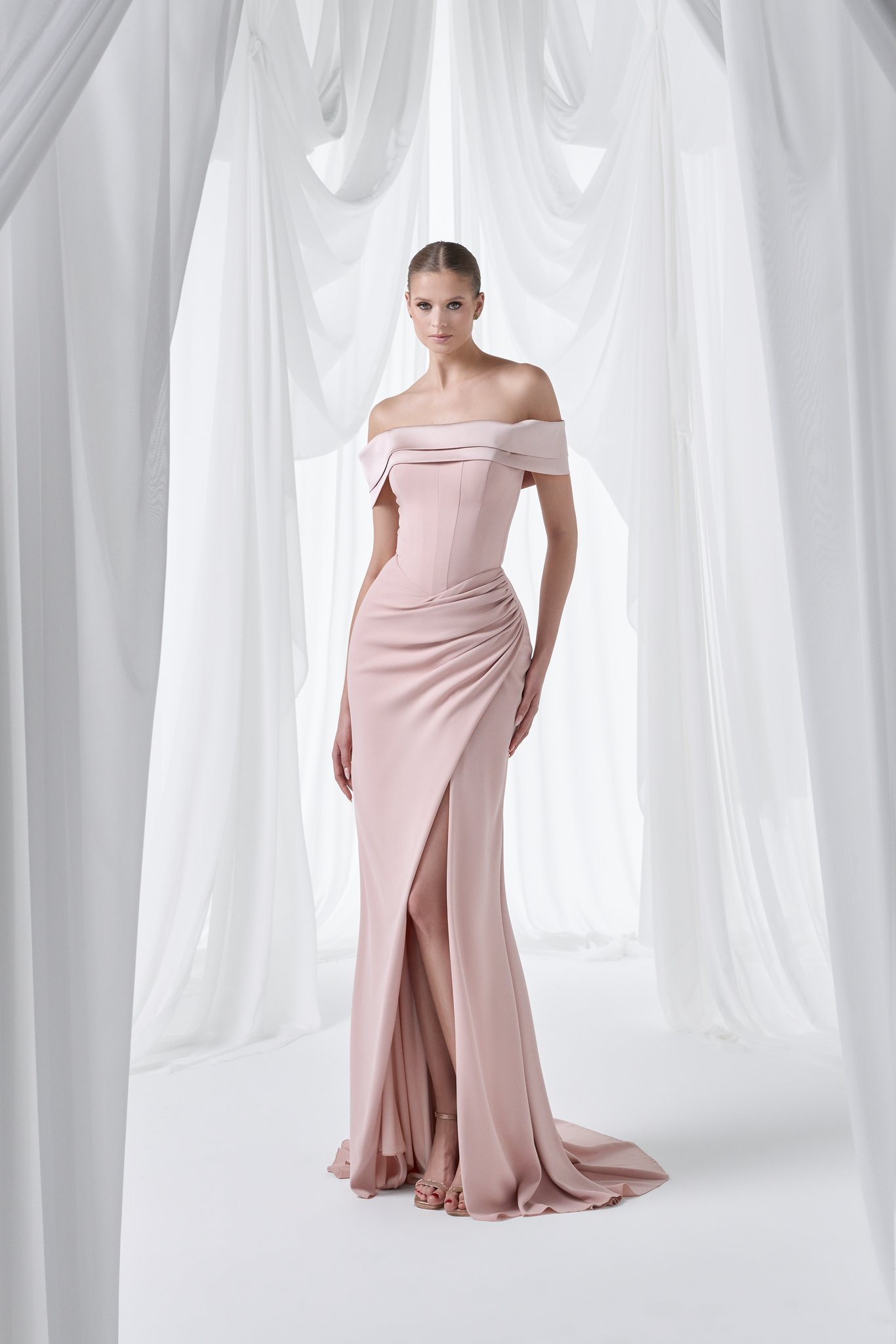 Robe de soirée 4001 en rose poudré, modèle long élégant Boutique Polater