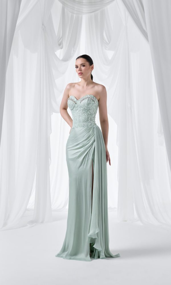 Robe 4005, robe de soirée longue en poudre, bleu, noir, mint et beige. Modèle élégant pour mariage, cérémonie ou gala chez Boutique Polater.
