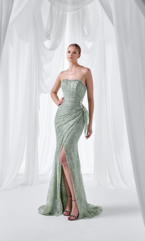 Robe 4017, robe de soirée longue en beige, bleu marine, poudre, bleu, ivoire, vert sauge et noir. Modèle élégant pour mariage, cérémonie ou gala chez Boutique Polater.