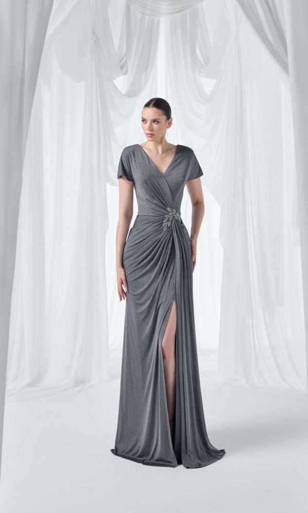 Robe 4022, robe de soirée longue en bleu marine, anthracite, bordeaux, noir, indigo et emerald. Modèle élégant pour mariage, cérémonie ou gala chez Boutique Polater