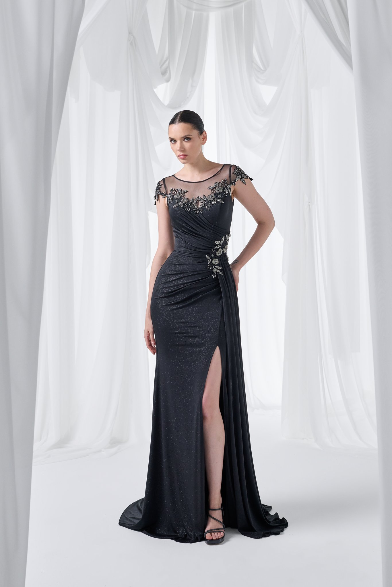 Robe de soirée 4010 en anthracite, bordeaux, bleu marine, emerald, noir et vison, modèle long élégant Boutique Polater