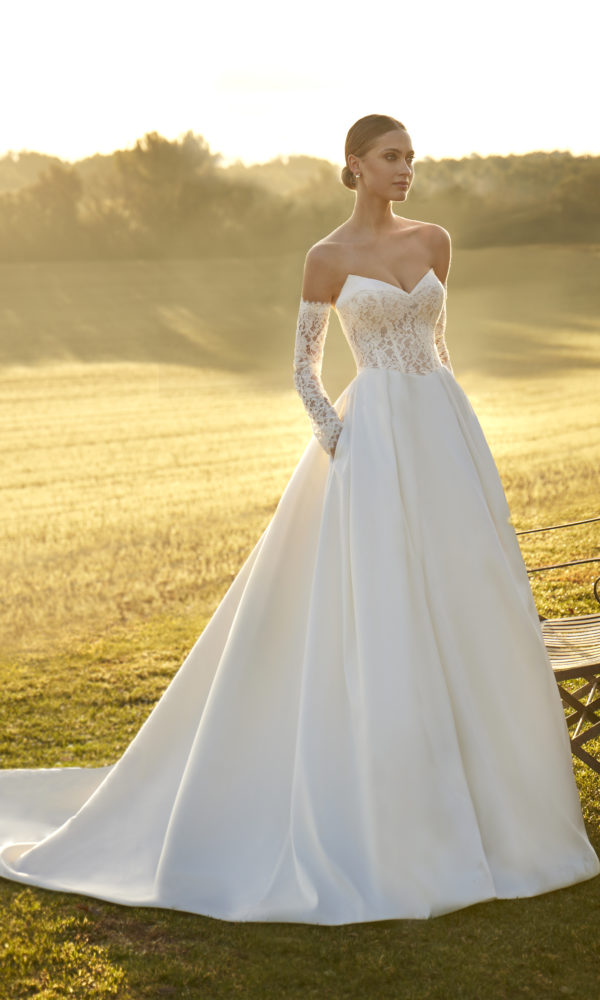 Robe de mariée White One ANGLICA