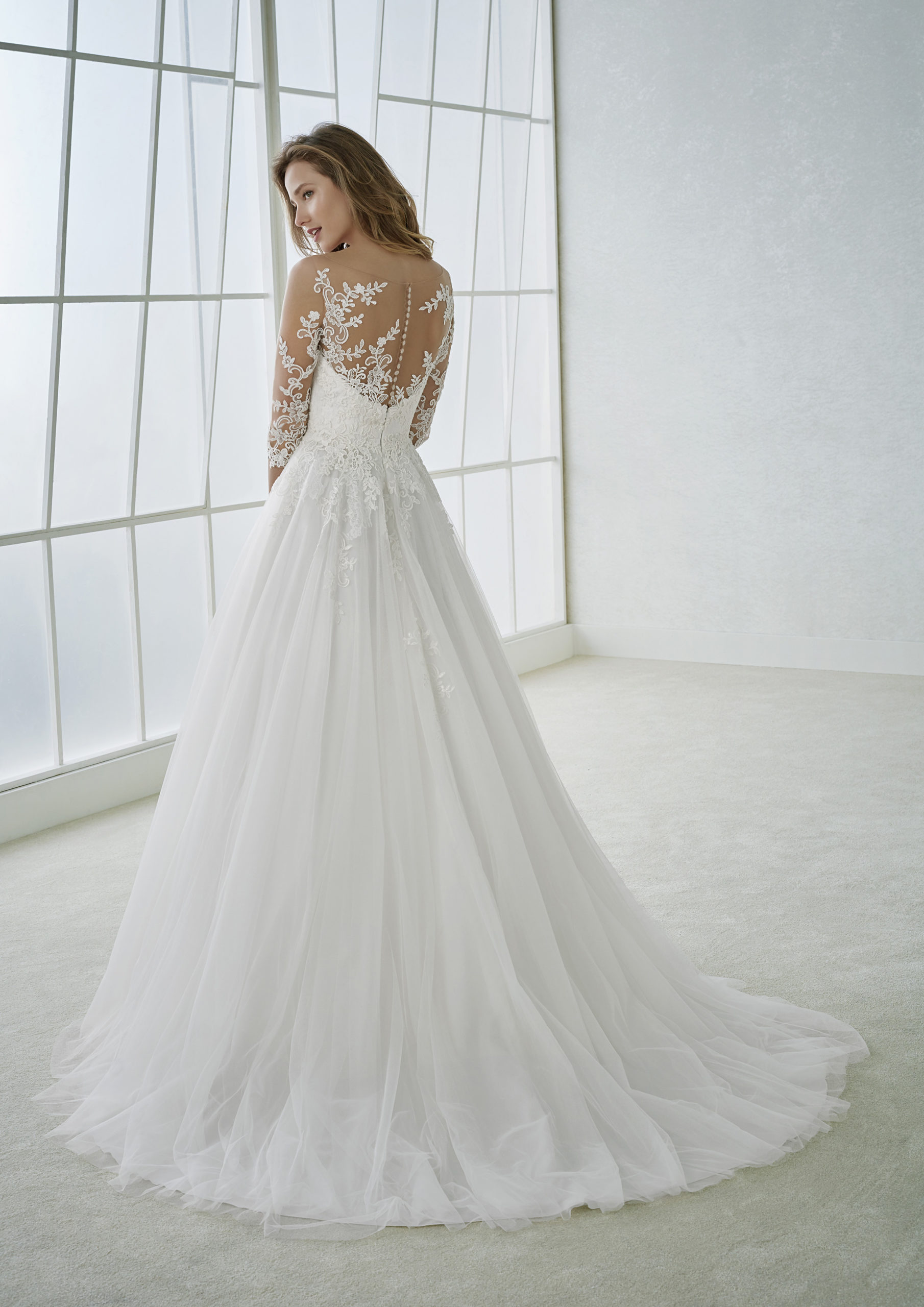 Robe de mariée White One FERIA – Image 2