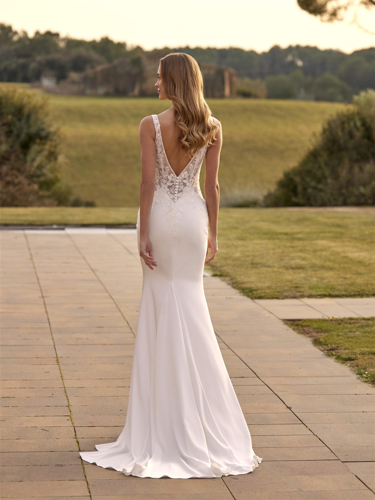 Robe de mariée White One MAYAGUA – Image 2
