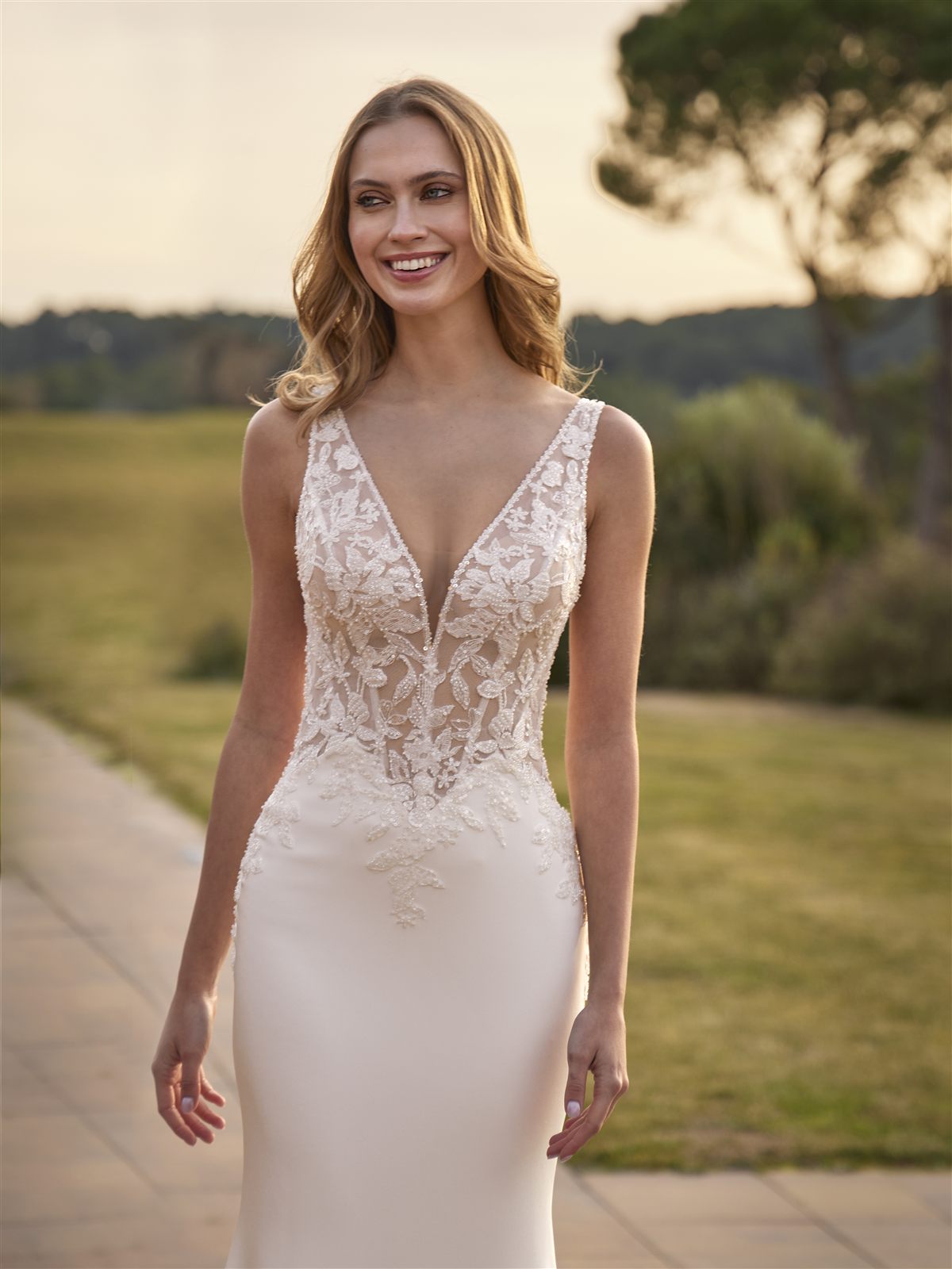 Robe de mariée White One MAYAGUA – Image 3