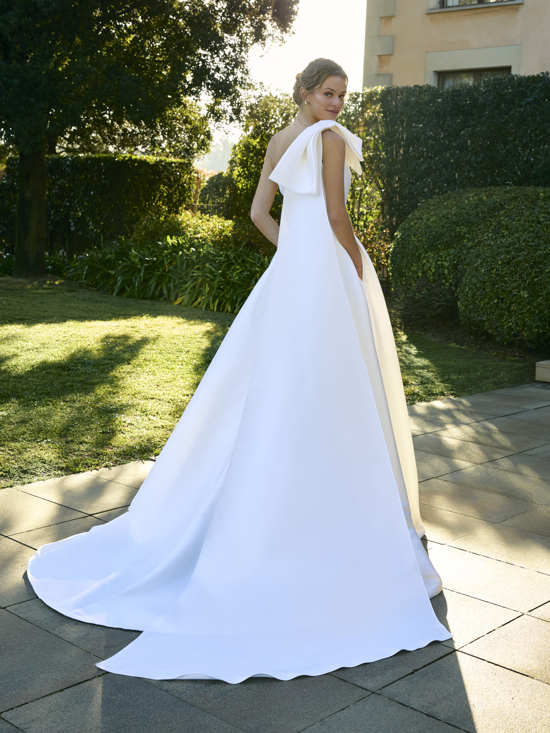 Robe de mariée White One VARKALA – Image 2